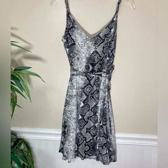 Sanctuary Snakeprint,‎ wrap dress, size large. - Picture 9 of 12